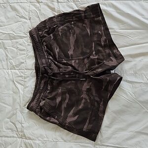 ATHLETA Camo Farallong shorts